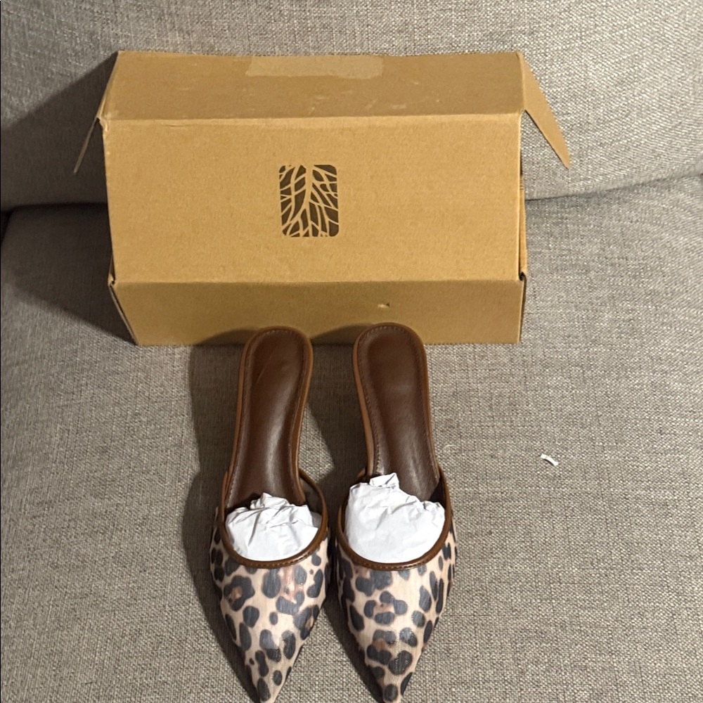 Leopard Print Pointed Toe Mules